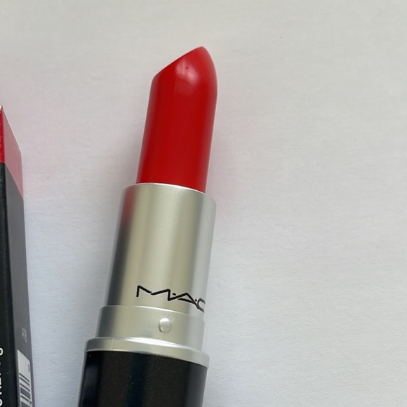 MAC Lipstick Lady Danger New - Picture 4 of 8